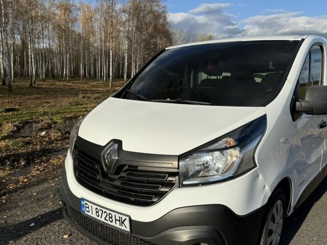 Белый Рено Трафик, объемом двигателя 1.6 л и пробегом 228 тыс. км за 10500 $, фото 1 на Automoto.ua