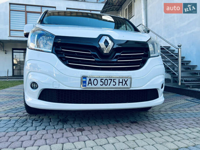 Белый Рено Трафик, объемом двигателя 1.6 л и пробегом 340 тыс. км за 13800 $, фото 1 на Automoto.ua