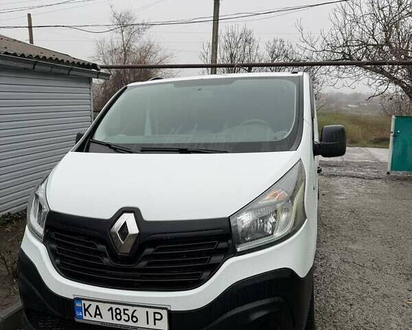 Белый Рено Трафик, объемом двигателя 1.6 л и пробегом 155 тыс. км за 16300 $, фото 1 на Automoto.ua