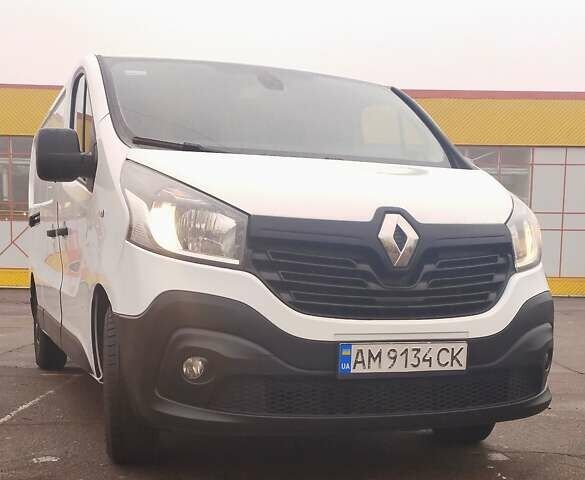 Белый Рено Трафик, объемом двигателя 1.6 л и пробегом 220 тыс. км за 11900 $, фото 1 на Automoto.ua