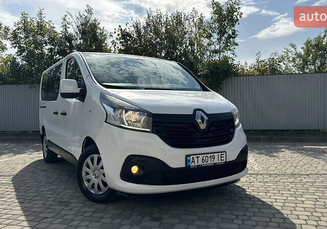 Белый Рено Трафик, объемом двигателя 2 л и пробегом 206 тыс. км за 17700 $, фото 1 на Automoto.ua