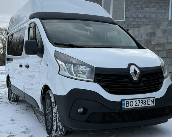 Белый Рено Трафик, объемом двигателя 1.6 л и пробегом 305 тыс. км за 15500 $, фото 1 на Automoto.ua