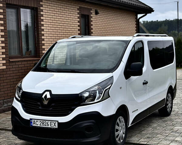 Белый Рено Трафик, объемом двигателя 1.6 л и пробегом 248 тыс. км за 14500 $, фото 1 на Automoto.ua