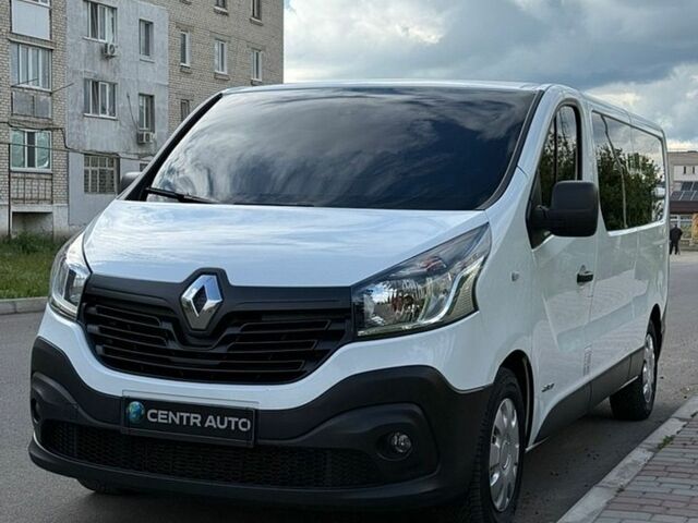 Белый Рено Трафик, объемом двигателя 1.6 л и пробегом 224 тыс. км за 15700 $, фото 1 на Automoto.ua
