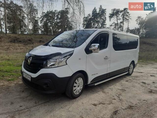 Белый Рено Трафик, объемом двигателя 1.6 л и пробегом 220 тыс. км за 16200 $, фото 1 на Automoto.ua