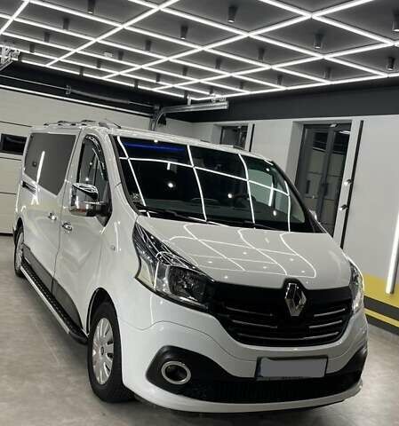 Білий Рено Трафік, об'ємом двигуна 1.6 л та пробігом 220 тис. км за 16500 $, фото 1 на Automoto.ua