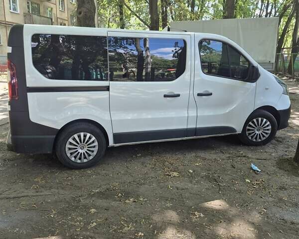 Білий Рено Трафік, об'ємом двигуна 1.6 л та пробігом 320 тис. км за 14500 $, фото 1 на Automoto.ua