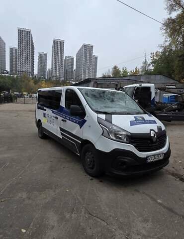 Белый Рено Трафик, объемом двигателя 1.6 л и пробегом 449 тыс. км за 9000 $, фото 1 на Automoto.ua