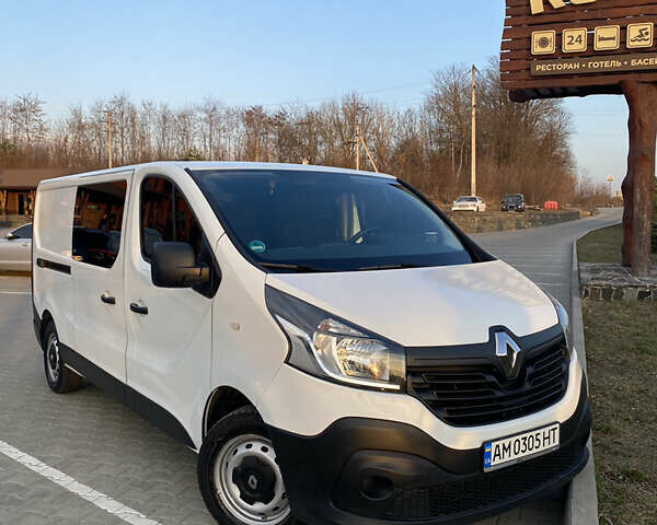 Білий Рено Трафік, об'ємом двигуна 1.6 л та пробігом 323 тис. км за 13500 $, фото 1 на Automoto.ua
