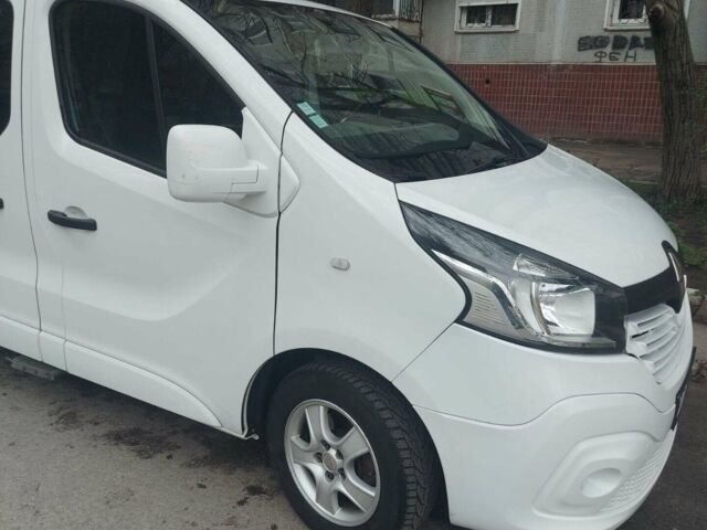 Білий Рено Трафік, об'ємом двигуна 1.6 л та пробігом 240 тис. км за 17000 $, фото 1 на Automoto.ua