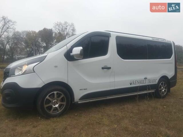 Белый Рено Трафик, объемом двигателя 1.6 л и пробегом 267 тыс. км за 19500 $, фото 1 на Automoto.ua