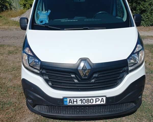 Белый Рено Трафик, объемом двигателя 1.6 л и пробегом 160 тыс. км за 17350 $, фото 1 на Automoto.ua
