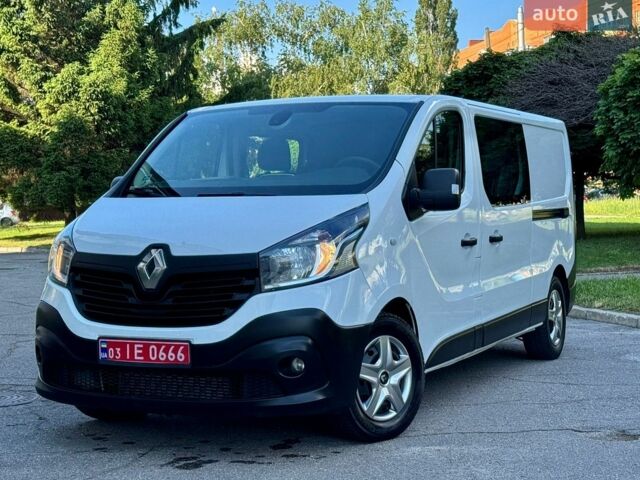 Белый Рено Трафик, объемом двигателя 1.6 л и пробегом 282 тыс. км за 15550 $, фото 1 на Automoto.ua