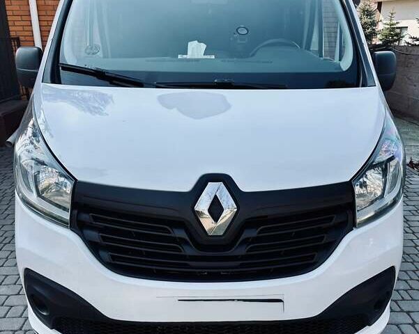 Белый Рено Трафик, объемом двигателя 1.6 л и пробегом 300 тыс. км за 17500 $, фото 1 на Automoto.ua