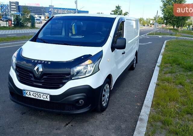Білий Рено Трафік, об'ємом двигуна 1.6 л та пробігом 280 тис. км за 13999 $, фото 1 на Automoto.ua