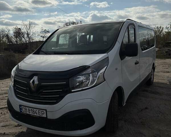 Белый Рено Трафик, объемом двигателя 1.6 л и пробегом 181 тыс. км за 17600 $, фото 1 на Automoto.ua