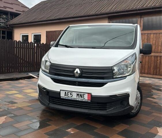 Белый Рено Трафик, объемом двигателя 1.6 л и пробегом 316 тыс. км за 11400 $, фото 1 на Automoto.ua