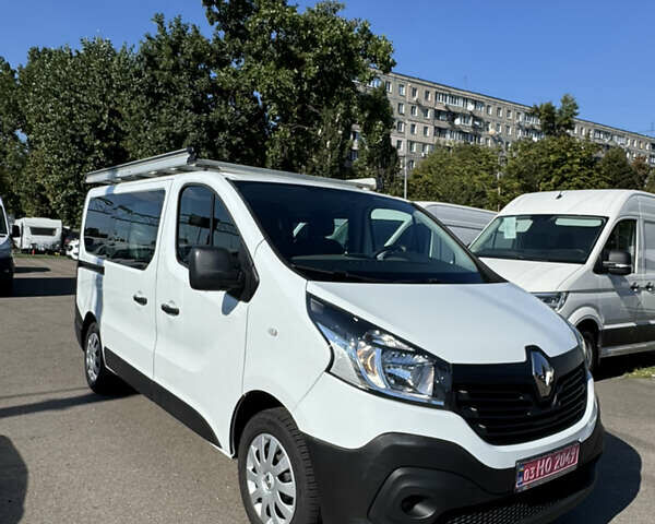 Белый Рено Трафик, объемом двигателя 1.6 л и пробегом 249 тыс. км за 19600 $, фото 1 на Automoto.ua