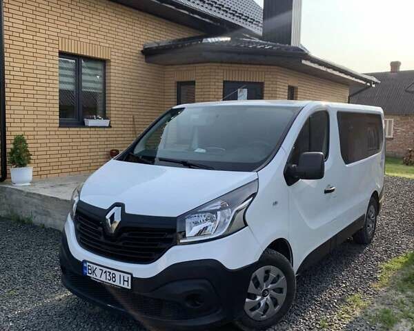 Білий Рено Трафік, об'ємом двигуна 1.6 л та пробігом 225 тис. км за 16800 $, фото 1 на Automoto.ua
