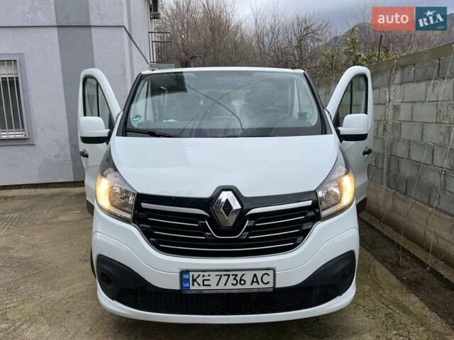 Белый Рено Трафик, объемом двигателя 1.6 л и пробегом 195 тыс. км за 18500 $, фото 1 на Automoto.ua