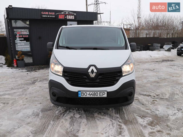 Белый Рено Трафик, объемом двигателя 1.6 л и пробегом 230 тыс. км за 15500 $, фото 1 на Automoto.ua