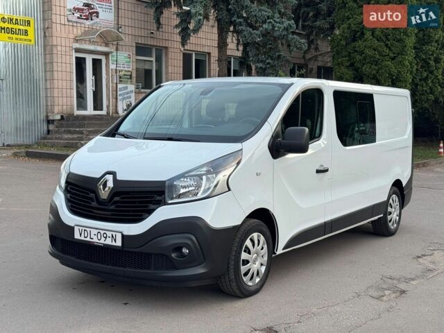 Белый Рено Трафик, объемом двигателя 1.6 л и пробегом 220 тыс. км за 17550 $, фото 1 на Automoto.ua