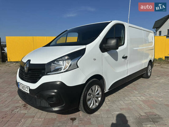 Белый Рено Трафик, объемом двигателя 1.6 л и пробегом 229 тыс. км за 12900 $, фото 1 на Automoto.ua