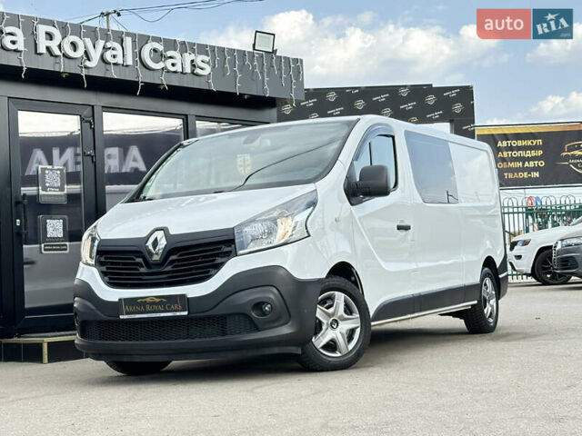 Белый Рено Трафик, объемом двигателя 1.6 л и пробегом 225 тыс. км за 17900 $, фото 1 на Automoto.ua