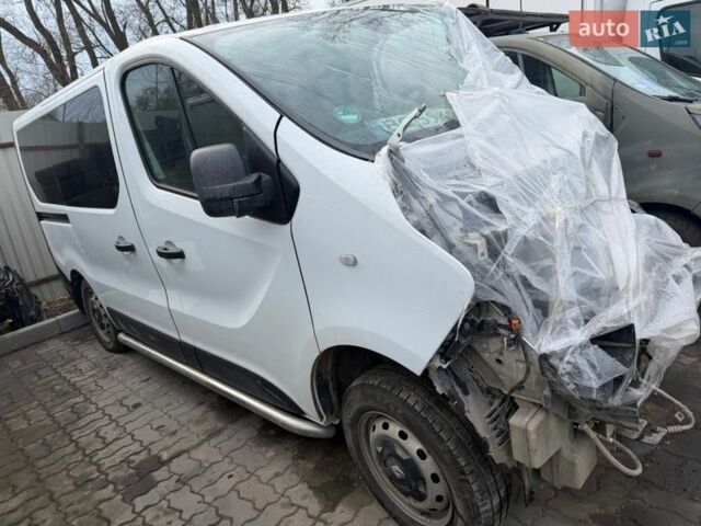 Білий Рено Трафік, об'ємом двигуна 2 л та пробігом 160 тис. км за 8500 $, фото 1 на Automoto.ua