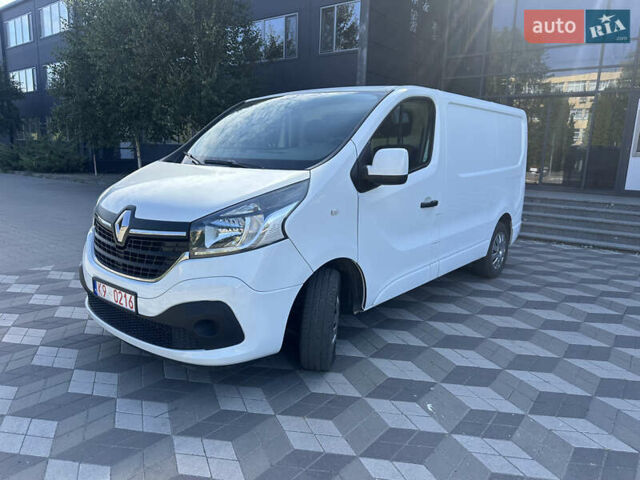 Белый Рено Трафик, объемом двигателя 1.6 л и пробегом 179 тыс. км за 13500 $, фото 1 на Automoto.ua