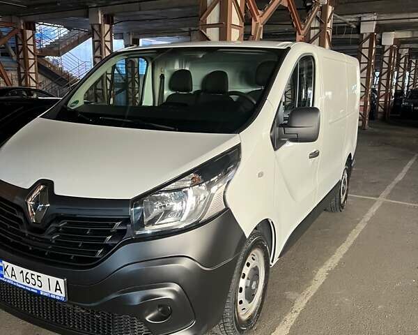 Белый Рено Трафик, объемом двигателя 1.6 л и пробегом 240 тыс. км за 12900 $, фото 1 на Automoto.ua