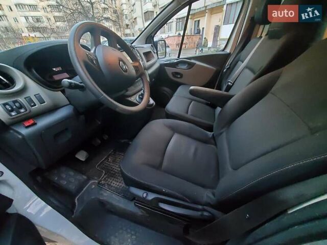 Белый Рено Трафик, объемом двигателя 1.6 л и пробегом 184 тыс. км за 15100 $, фото 1 на Automoto.ua