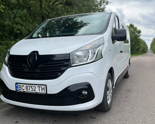 Белый Рено Трафик, объемом двигателя 1.6 л и пробегом 177 тыс. км за 18999 $, фото 1 на Automoto.ua