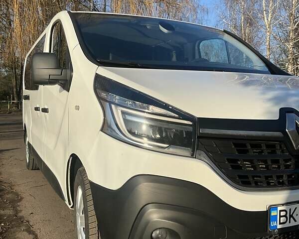 Білий Рено Трафік, об'ємом двигуна 2 л та пробігом 161 тис. км за 22500 $, фото 1 на Automoto.ua