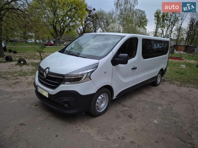 Білий Рено Трафік, об'ємом двигуна 2 л та пробігом 305 тис. км за 22500 $, фото 1 на Automoto.ua