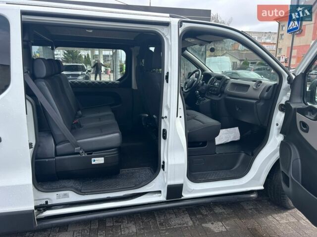 Белый Рено Трафик, объемом двигателя 1.6 л и пробегом 106 тыс. км за 18200 $, фото 1 на Automoto.ua