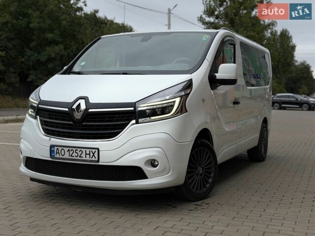 Белый Рено Трафик, объемом двигателя 2 л и пробегом 182 тыс. км за 24500 $, фото 1 на Automoto.ua