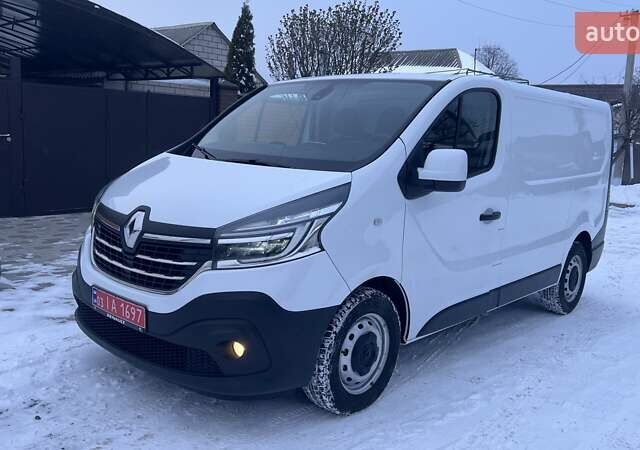 Белый Рено Трафик, объемом двигателя 2 л и пробегом 201 тыс. км за 17700 $, фото 1 на Automoto.ua