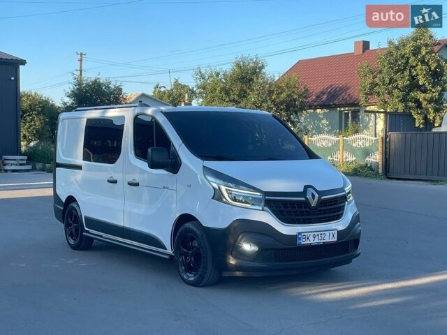 Білий Рено Трафік, об'ємом двигуна 2 л та пробігом 220 тис. км за 19999 $, фото 1 на Automoto.ua