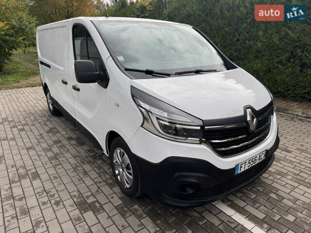 Белый Рено Трафик, объемом двигателя 2 л и пробегом 143 тыс. км за 16700 $, фото 1 на Automoto.ua