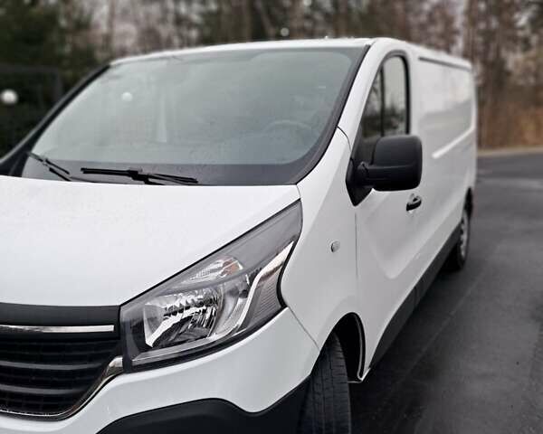 Белый Рено Трафик, объемом двигателя 0 л и пробегом 217 тыс. км за 15200 $, фото 1 на Automoto.ua