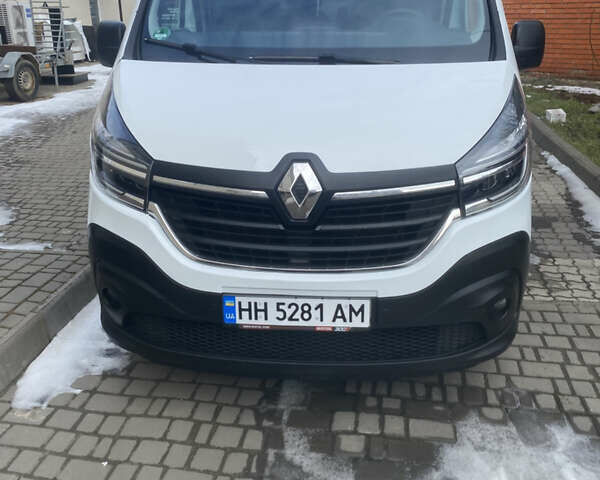 Белый Рено Трафик, объемом двигателя 2 л и пробегом 137 тыс. км за 17800 $, фото 1 на Automoto.ua