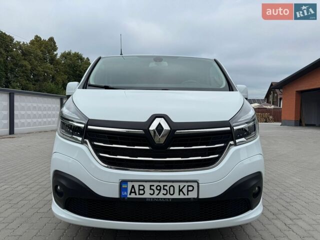 Білий Рено Трафік, об'ємом двигуна 2 л та пробігом 238 тис. км за 22199 $, фото 1 на Automoto.ua
