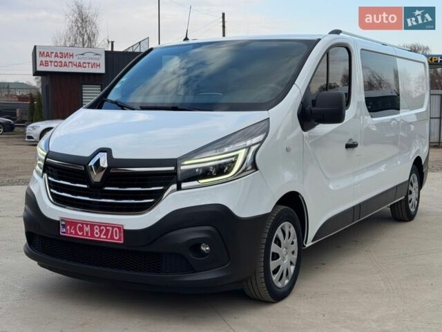 Білий Рено Трафік, об'ємом двигуна 2 л та пробігом 170 тис. км за 22750 $, фото 1 на Automoto.ua