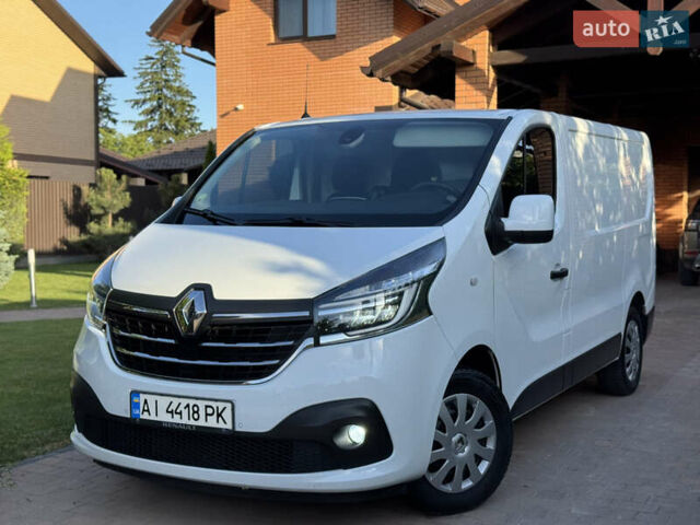 Белый Рено Трафик, объемом двигателя 2 л и пробегом 203 тыс. км за 21900 $, фото 1 на Automoto.ua