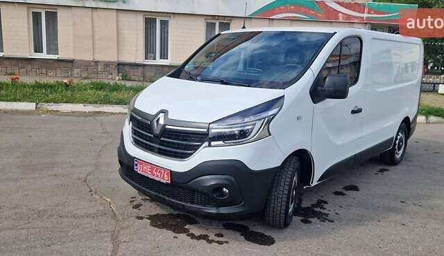 Белый Рено Трафик, объемом двигателя 2 л и пробегом 102 тыс. км за 18600 $, фото 1 на Automoto.ua