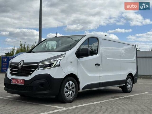 Белый Рено Трафик, объемом двигателя 1.6 л и пробегом 206 тыс. км за 16500 $, фото 1 на Automoto.ua