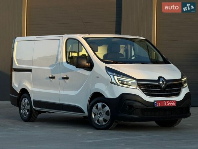 Білий Рено Трафік, об'ємом двигуна 2 л та пробігом 182 тис. км за 15900 $, фото 1 на Automoto.ua