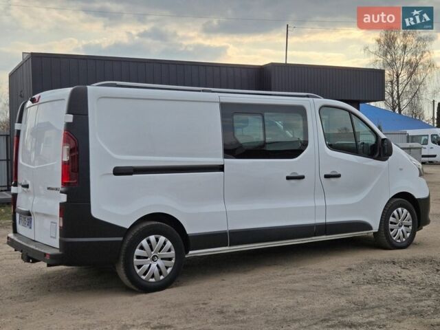 Белый Рено Трафик, объемом двигателя 2 л и пробегом 206 тыс. км за 22999 $, фото 1 на Automoto.ua