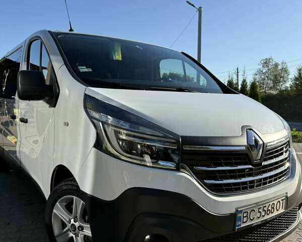 Білий Рено Трафік, об'ємом двигуна 2 л та пробігом 120 тис. км за 19400 $, фото 1 на Automoto.ua